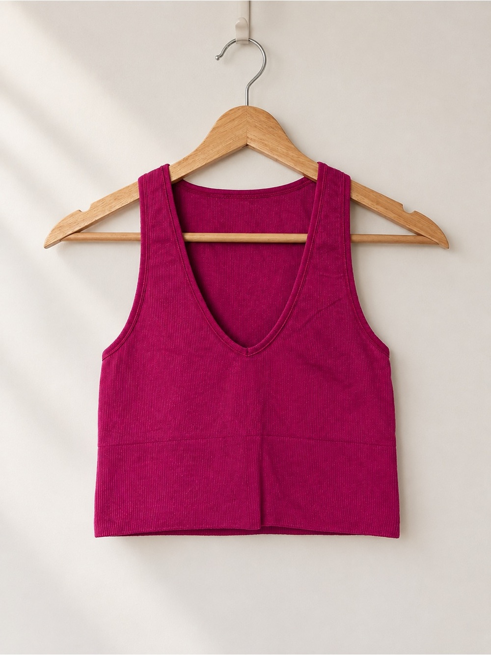 Athleta Aurora Rib Tank  XS 
Women’s V-Neck Crop Tank Top - Magenta